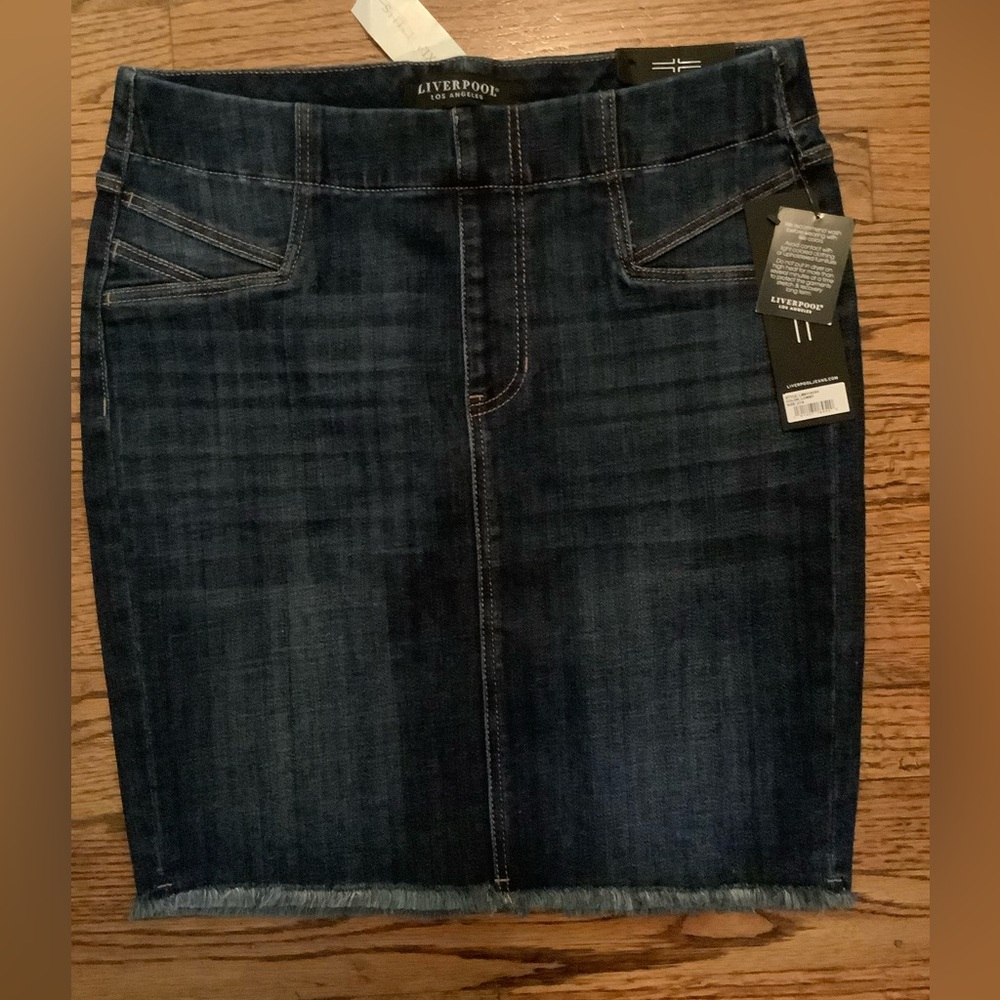 NWT Liverpool Pull On Denim Skirt